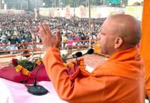 यूपी में प्रथम चरण का चुनाव प्रचार थमा, आखिरी दिन सीएम योगी ने जेवर पहुंचकर पूर्व की सपा सरकार पर बोला हमला cm-yogi-at-jewar