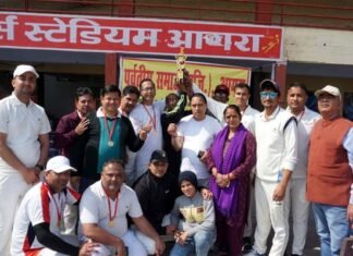 गढ़वाल भातृ सम्मेलन एवं पर्वतीय समाज के बीच एकलव्य स्टेडियम में खेला गया मैत्री क्रिकेट मैच Friendship cricket match between Garhwal sabha and parvatiya samaj