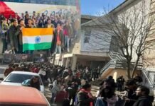 यूक्रेन में फंसे भारतीयों की स्वदेश वापसी शुरू, रोमानिया से भारत के लिए भरी उड़ान, देखें कितने भारतीय नागरिक फंसे हैं वहां Repatriation of Indians-from-Ukraine