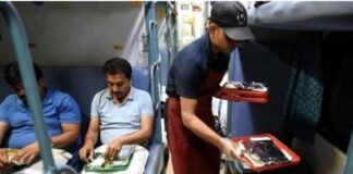 राहत : ट्रेनों में यात्रियों के लिए 14 फरवरी से फिर शुरू होगी भोजन सेवा, कोविड काल से थी बंद indian rail food service-restart
