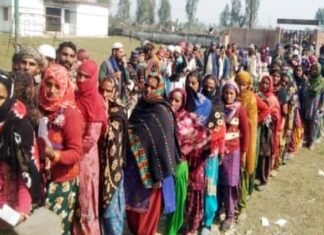 विधानसभा चुनाव: दोपहर 3 बजे तक यूपी में 51.93 %, उत्तराखंड में 49.24% तथा गोवा में 60.18% हो चुका है मतदान voting-in-UP-goa-uttarakhand
