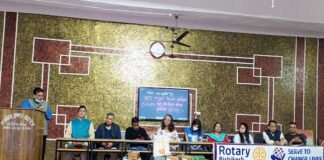 निर्धन छात्र छात्राओं को चरण पादुका वितरण कार्यक्रम हुआ संपन्न