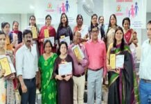 प्रधानमंत्री सुरक्षित मातृत्व अभियान दिवस में उत्कृष्ट कार्य करने वाले चिकित्सक व स्वास्थ्य कर्मी सम्मानित स्वास्थ्य कर्मी सम्मानित