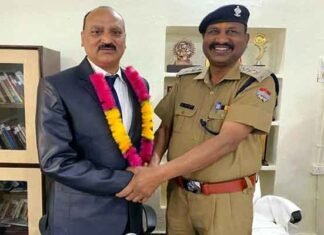 सब इंस्पेक्टर कपूर चन्द को सेवानिवृत्ति पर पौड़ी पुलिस द्वारा दी गई भावभीनी विदाई कपूर चन्द सेवानिवृत