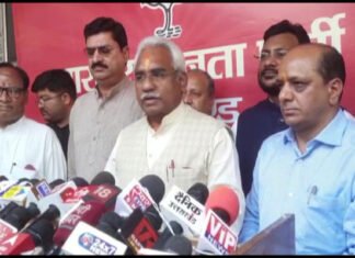 उत्तराखंड: भव्य होगा नए मुख्यमंत्री का शपथ ग्रहण समारोह, पीएम मोदी, अमित शाह सहित कई राज्यों के मुख्यमंत्री कर सकते हैं शिरकत PM Modi, Amit Shah to attend swearing-in ceremony of new CM in Uttarakhand