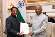 पहाड़ के आलोक डिमरी बने ब्रूनेई के नए राजदूत, राष्ट्रपति रामनाथ कोविंद से की मुलाकात चमोली के आलोक अमिताभ डिमरी को ब्रूनेई का नया राजदूत नियुक्त किया गया है