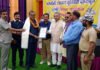 देहरादून मेयर सुनील गामा उनियाल ने किया चमोला को सम्मानित