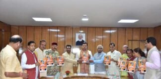 उत्तराखंड : धामी सरकार 2.0 की पहली कैबिनेट में संगठन ने सीएम को सौंपा दृष्टि पत्र