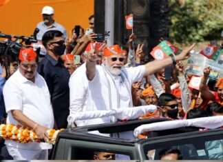 दो दिन के दौरे पर : पीएम मोदी ने आज एक और रोड शो किया, अब अपने गृह राज्य में शुरू की चुनाव की तैयारी