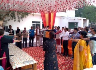 सेक्टर को और स्वच्छ बनाने के लिए निवासियों ने ली शपथ, चार डस्टबिन रखने व पॉलिथीन का यूज न करने की भी शपथ