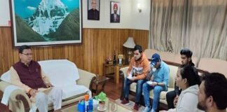 सीएम पुष्कर सिंह धामी ने यूक्रेन से लौटे हुए उत्तराखण्ड के बच्चों से भेंट कर पूछी कुशलक्षेम student-returned-from-Ukrain