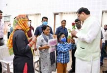 मुख्यमंत्री धामी ने सुनी जनसमस्यायें, अधिकारियों को दिये समस्याओं के निराकरण के निर्देश मुख्यमंत्री धामी ने सुनी जनसमस्यायें