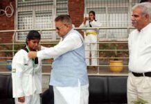 डीपीएस देहादून में कैबिनेट मंत्री गणेश जोशी ने ताइक्वांडो विजेताओं को बांटे पुरस्कार गणेश जोशी ने ताइक्वांडो विजेताओं को बांटे पुरस्कार