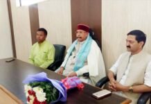 पर्यटन मंत्री सतपाल महाराज ने चार धाम समिति कार्यालय का किया औचक निरीक्षण, लगाई फटकार सतपाल