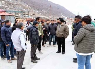 चारधाम यात्रा की तैयारी जोरों पर, मुख्य सचिव ने केदारनाथ निर्माण कार्यों का किया निरीक्षण चारधाम यात्रा की तैयारी जोरों पर