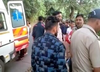 पौड़ी गढ़वाल: शादी समारोह से लौट रहे बारातियों का वाहन खाई में गिरा, एक की मौत