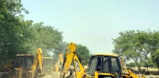भू माफियाओं पर चला ग्रेटर नोएडा प्राधिकरण का बुल्डोजर, 15 हजार वर्ग मीटर जमीन कराई अवैध कब्जे से मुक्त भू माफियाओं पर चला ग्रेटर नोएडा प्राधिकरण का बुल्डोजर