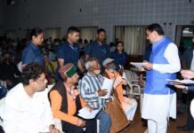 मुख्यमंत्री धामी ने सीएम आवास में सुनी जनसमस्याएं, समस्याओं के निराकरण के दिये निर्देश