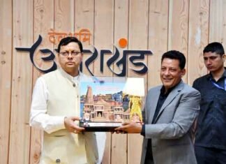 सीएम धामी ने किया श्री हरि पंचांग का विमोचन तथा “आवाज सुनो पहाड़ों की” कार्यक्रम के बारे में जाना श्री हरि पंचांग