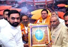 सीएम धामी ने हर की पैड़ी में सौंदर्यकरण कार्यों का किया शुभारंभ, गंगा पूजन एवं आरती में भी हुए शामिल लिया मां गंगा का आशीर्वाद मां गंगा का आशीर्वाद