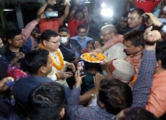 नई दिल्ली स्थित उत्तराखंड सदन पहुंचने पर मुख्यमंत्री पुष्कर सिंह धामी का प्रवासी उत्तराखंडवासियों द्वारा जोरदार स्वागत