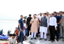 सीएम धामी ने टनकपुर स्थित शारदा घाट में नदी से हो रहे कटाव एवं उसके बचाओ हेतु हो रहे कार्यों का किया स्थलिय निरीक्षण cm-dhami-in-tanakpur