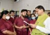 सीएम धामी ने मुख्य सेवक सदन में सभी आगन्तुकों से व्यक्तिगत रूप से भेंट कर उनकी समस्यायें सुनी, सम्बन्धित अधिकारियों को दिये समाधान के निर्देश समस्यायें सुनी
