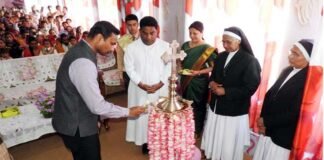 सेंट थॉमस स्कूल पौड़ी की 50वीं वर्षगांठ पर जिलाधिकारी डॉ० विजय जोगदण्डे ने मुख्य अतिथि के रूप में किया प्रतिभाग