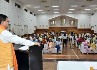 उत्तराखंड: मुख्यमंत्री आवास में “Role of social media in e-governance” कार्यक्रम किया आयोजित मुख्यमंत्री