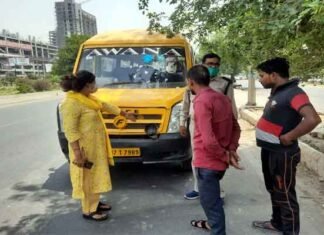गौतमबुद्ध नगर : स्कूल वाहन चेकिंग अभियान के दौरान 21 वाहन सीज, 40 वाहनों का किया चालान स्कूली वाहन