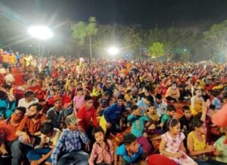 चैत्र नवरात्रि पर इंदिरापुरम में आयोजित विशाल उत्तराखंडी भजन संध्या में कल्पना चौहान व रोहित चौहान के गीतों में झूमे दर्शक