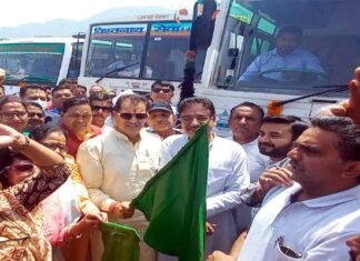 चारधाम यात्रा-2022 का हुआ औपचारिक शुभारंभ, चारों धामों के लिए 30 वाहनों में रवाना हुए 1200 श्रद्धालु, संसदीय कार्यमंत्री प्रेमचंद अग्रवाल ने दिखाई हरी झंडी Chardham Yatra-2022 launched