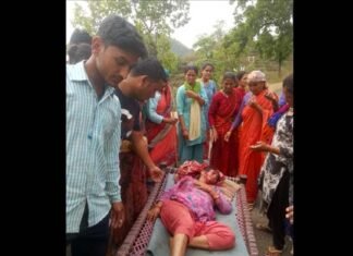 पौड़ी गढ़वाल : घास काटने जंगल गई महिला पर गुलदार ने किया हमला, गंभीर रूप से घायल Leopard attacked woman in Barai village of Rikhnikhal