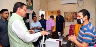 सीएम धामी ने आरटीओ ऑफिस में मारा छापा, आरटीओ को किया सस्पेंड RTO Dinesh Pathoi suspended