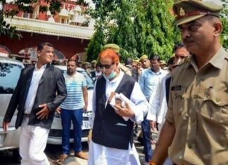 समाजवादी पार्टी नेता आजम खान 2 साल बाद जेल से रिहा समाजवादी पार्टी नेता आजम खान 2 साल बाद जेल से रिहा