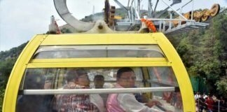 सीएम धामी ने मां सुरकंडा देवी मंदिर रोपवे सेवा का किया शुभारंभ, कद्दूखाल से मात्र 5 से 10 मिनट में मंदिर पहुँच सकेंगे श्रद्धालु CM Dhami inaugurates Surkanda Devi temple ropeway