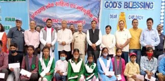 उत्तराखंड लोक साहित्य एवं सांस्कृतिक मंच ने मातृ-पितृ विहीन छात्र-छात्राओं को दी आर्थिक सहायता Uttarakhand lok sahity evm sanskrtik manch