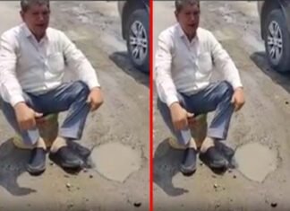 प्रदर्शन का अनूठा तरीका : चंपावत प्रचार करने जा रहे हरीश रावत बीच सड़क पर ही बैठ कर करने लगे विरोध harish rawat protesting sitting on the raod
