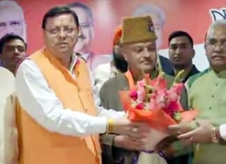 बदला पाला : कर्नल कोठियाल ने भाजपा के साथ शुरू की नई सियासी पारी, पार्टी की ली सदस्यता colonel-kothiyal-join-bjp