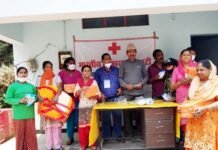 विश्व रेडक्रॉस दिवस पर रेडक्रॉस सोसाइटी पौड़ी द्वारा कोविड की चौथी लहर के प्रति लोगों को किया गया जागरूक