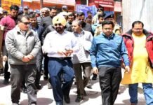 मुख्य सचिव ने बद्रीनाथ में निर्माण कार्यो का किया निरीक्षण, संस्थाओं को गुणवत्ता के साथ-साथ तेजी लाने के दिए निर्देश मुख्य सचिव डॉ0 एस.एस.सन्धु बद्रीनाथ