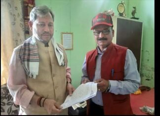 क्षेत्र की विभिन्न समस्याओं को लेकर गढ़वाल सांसद तीरथ सिंह रावत को सौंपा ज्ञापन