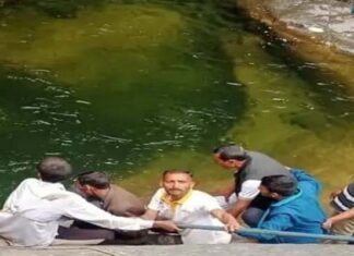 दुखद : नदी में नहाने के दौरान 4 किशोर डूबे, तीन के शव बरामद, चौथे की तलाश जारी 4 teenagers drowned while bathing