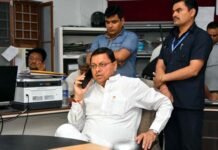 मुख्यमंत्री पुष्कर सिंह धामी ने यमुनोत्री यात्रा मार्ग पर हुई बस दुर्घटना को लेकर आपदा कंट्रोल रूम का किया निरीक्षण Bus accident near Damta on Yamunotri road