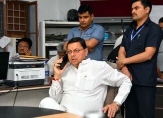 मुख्यमंत्री पुष्कर सिंह धामी ने यमुनोत्री यात्रा मार्ग पर हुई बस दुर्घटना को लेकर आपदा कंट्रोल रूम का किया निरीक्षण Bus accident near Damta on Yamunotri road