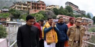 सीएम धामी ने बद्रीनाथ पहुंचकर मास्टर प्लान के तहत संचालित कार्यों का किया स्थलीय निरीक्षण, कार्यों में तेजी लाने के दिए निर्देश CM Dhami reached Badrinath