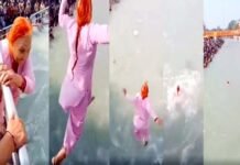 70 साल की बुजुर्ग दादी ने हरिद्वार में पुल से गंगा नदी में लगाई छलांग, आसानी से तैरकर आई बाहर, जमकर वायरल हो रहा है वीडियो Dangerous stunt of elderly grandmother