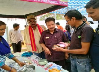 फरियादी तो पहुंचे शिविर में, लेकिन नहीं पहुंचे फरियाद सुनने वाले अधिकारी