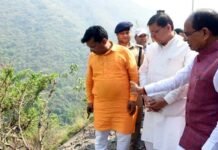 ड्राइवर ने बतायी बस हादसे की वजह! : सीएम शिवराज और धामी बस दुर्घटना स्थल डामटा पहुंचे, दून में शवों का पोस्टमार्टम जारी Uttarkashi bus accident