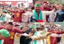 सांस्कृतिक कार्यक्रम में शामिल हुए सीएम धामी स्थानीय कलाकारों के साथ खूब झूमे